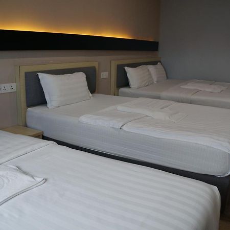 Unikarya Lodge Kota Kinabalu Buitenkant foto