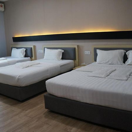 Unikarya Lodge Kota Kinabalu Buitenkant foto