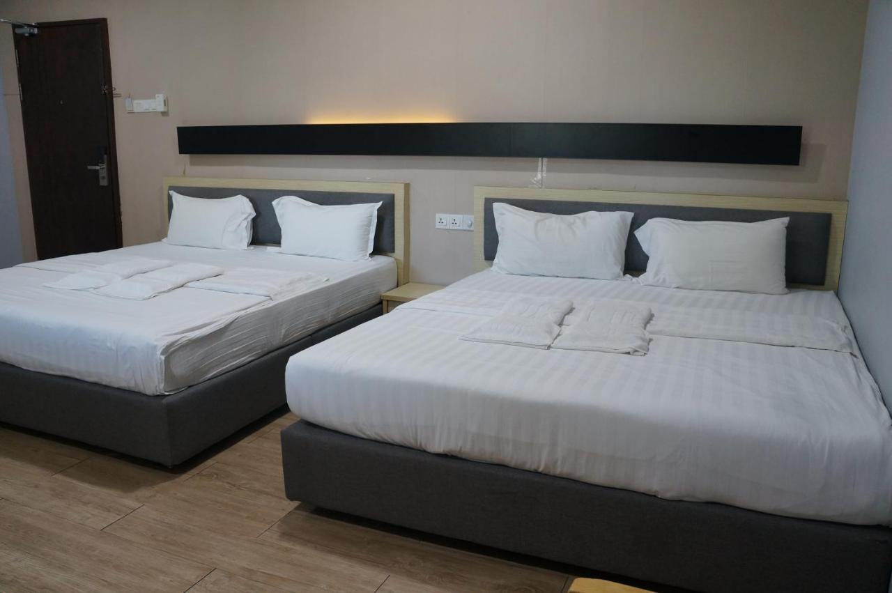 Unikarya Lodge Kota Kinabalu Buitenkant foto