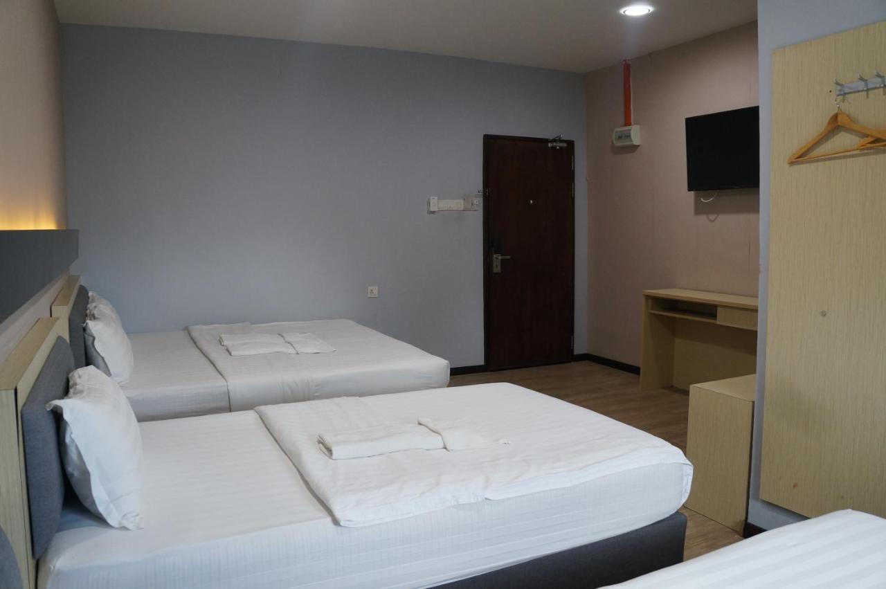 Unikarya Lodge Kota Kinabalu Buitenkant foto