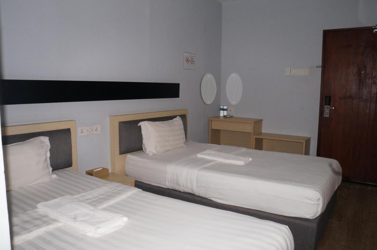 Unikarya Lodge Kota Kinabalu Buitenkant foto