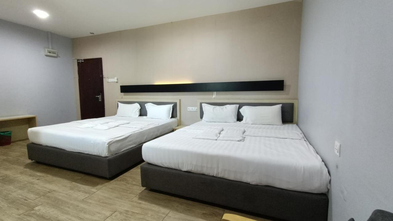 Unikarya Lodge Kota Kinabalu Buitenkant foto