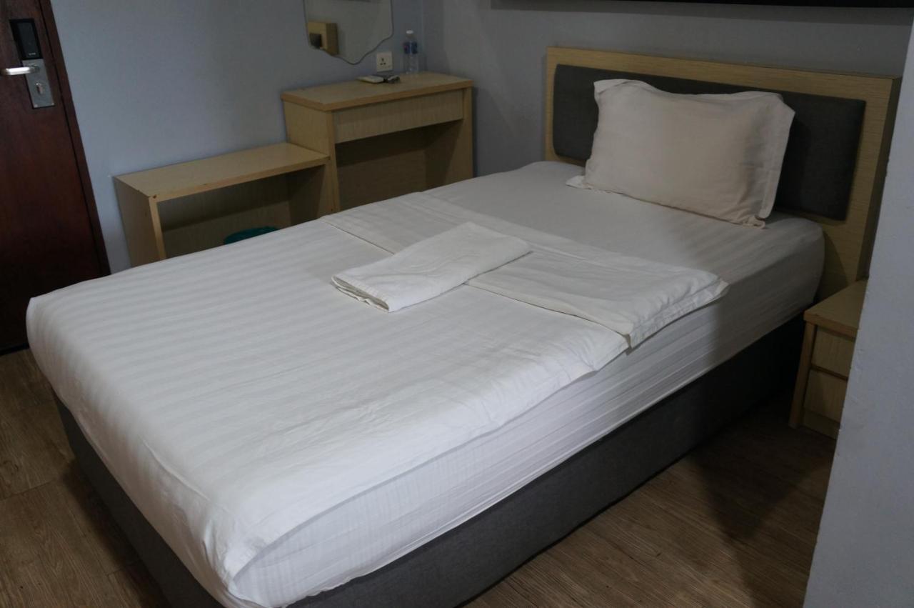 Unikarya Lodge Kota Kinabalu Buitenkant foto
