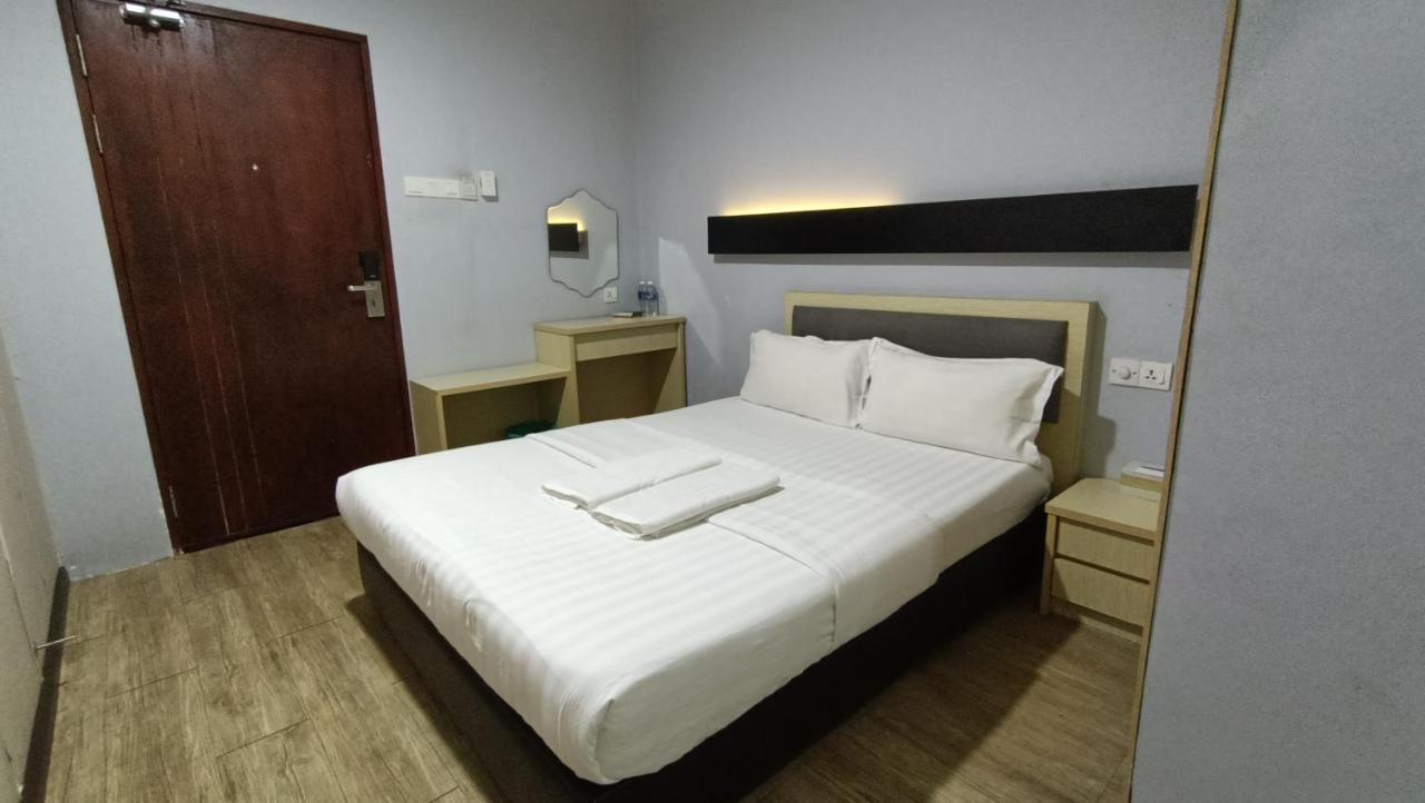 Unikarya Lodge Kota Kinabalu Buitenkant foto