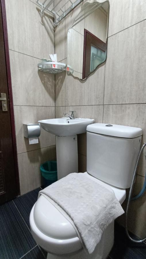 Unikarya Lodge Kota Kinabalu Buitenkant foto